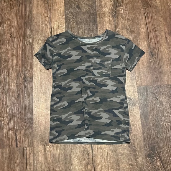 camo tee - Picture 1 of 1